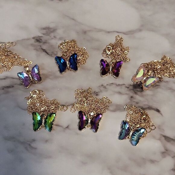 Fashion Style Gradient Butterfly Pendant Necklace for Women ( 1 Pc ) - Picture 5 of 14